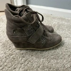 ASN Wedge Gray Suede & Glitter Wedge Sneakers